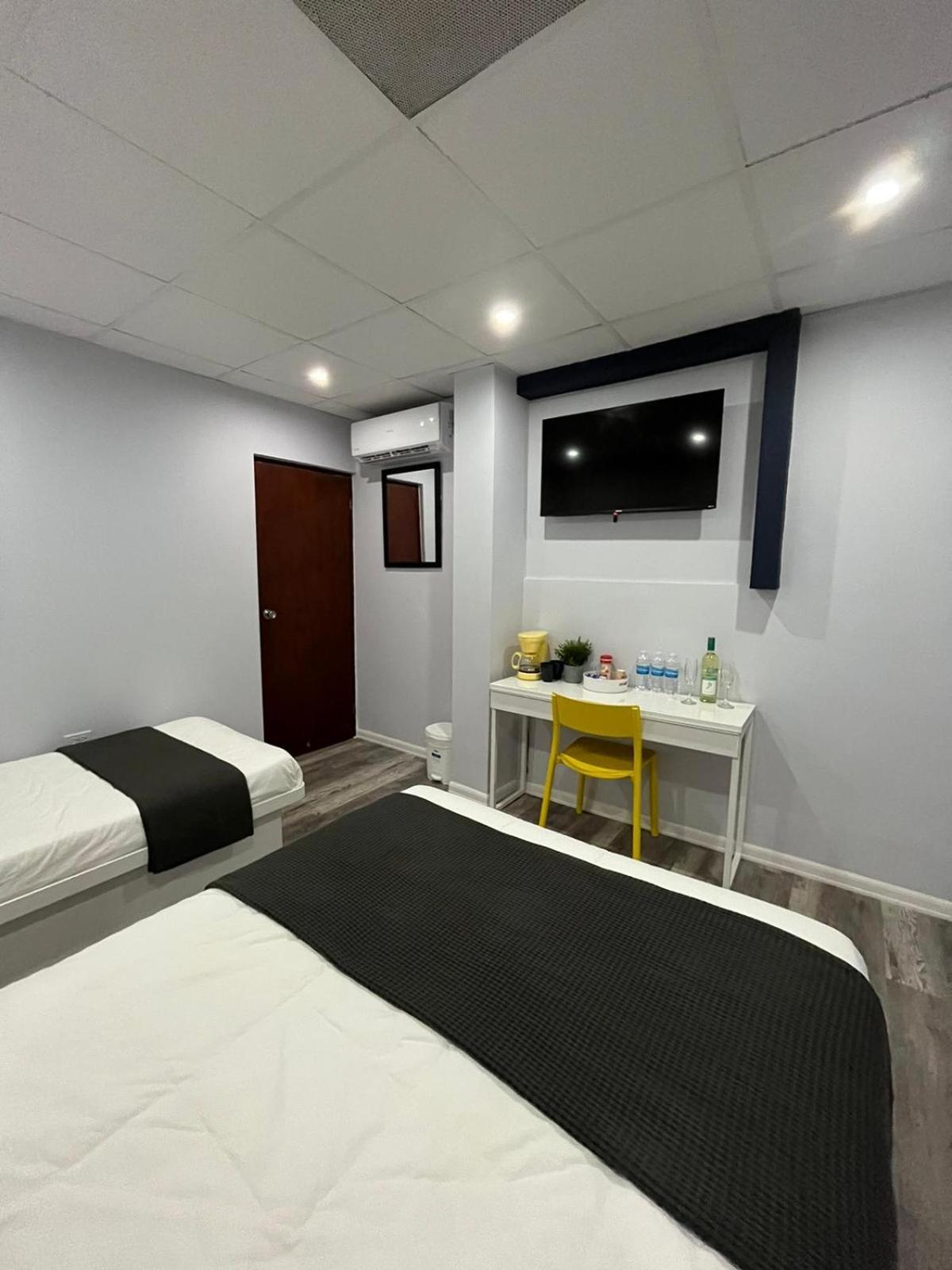 Hotel Libertad Lares Экстерьер фото