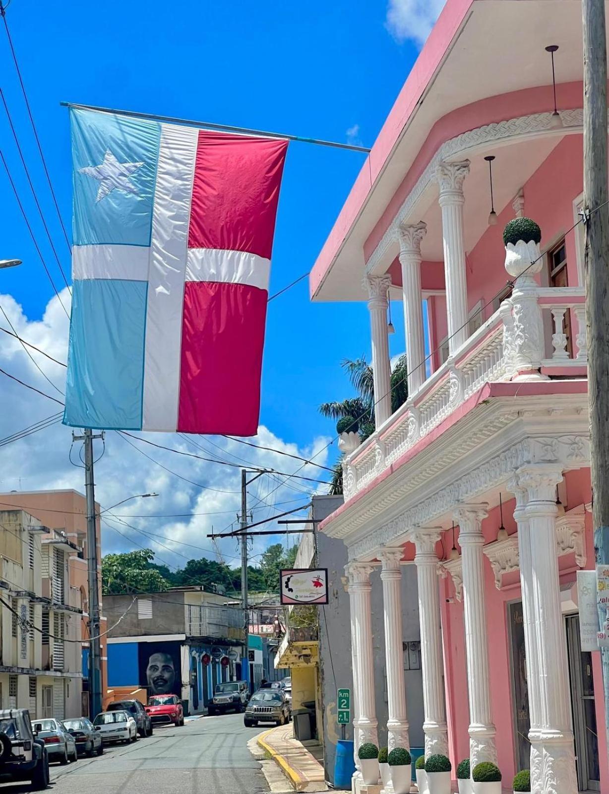 Hotel Libertad Lares Экстерьер фото